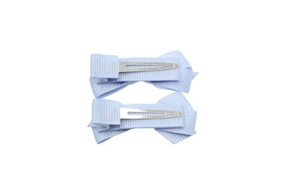 Setje kleine alligator haarspeldjes met strikje licht blauw - Staartjes en Strikjes