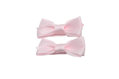 Setje kleine alligator haarspeldjes met strikje satijn lichtroze - Staartjes en Strikjes
