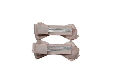 Setje kleine alligator haarspeldjes met strikje satijn vanille - Staartjes en Strikjes