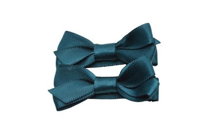 Setje kleine alligator haarspeldjes met strikje - teal satijn - Staartjes en Strikjes
