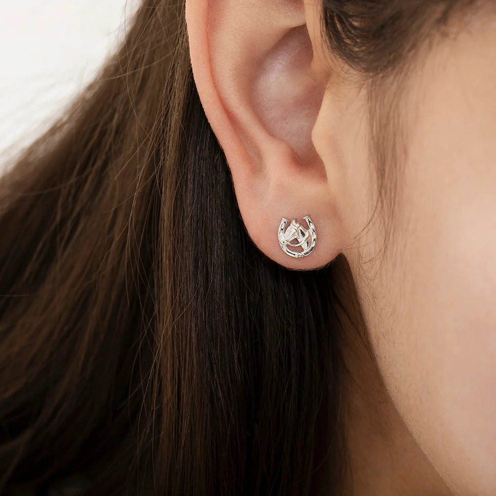 Zilveren kinderoorbellen hoefijzer met paard | schroefsluiting