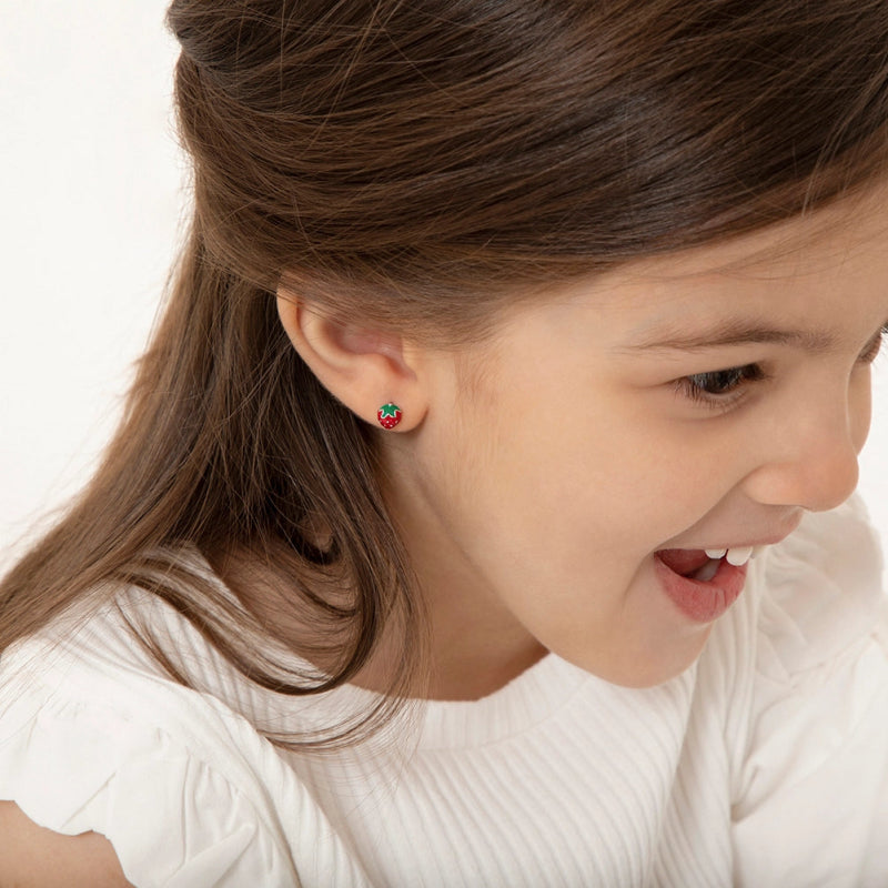 Zilveren kinderoorbellen aardbei | schroefsluiting - Staartjes en Strikjes