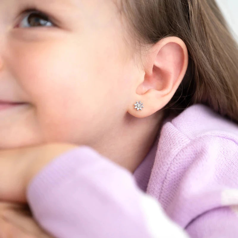 Zilveren kinderoorbellen bloemetjes zirconia | schroefsluiting - Staartjes en Strikjes