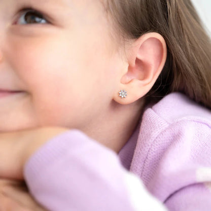 Zilveren kinderoorbellen bloemetjes zirconia | schroefsluiting - Staartjes en Strikjes