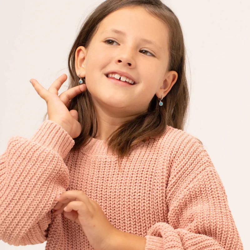 Zilveren kinderoorbellen creolen/oorringen blauw bloemetje zirconia - Staartjes en Strikjes