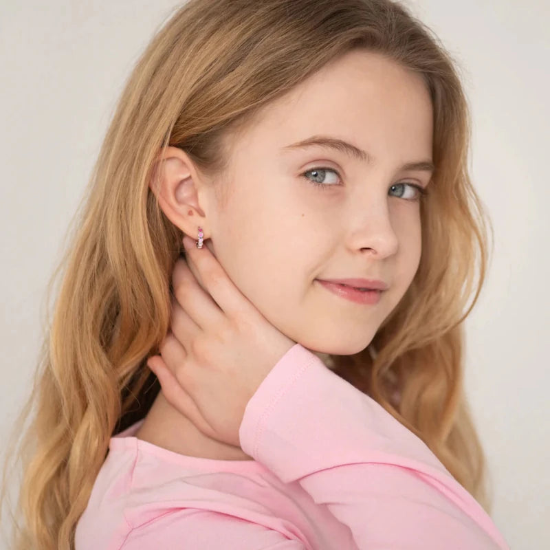 Zilveren kinderoorbellen creolen/oorringen hartjes roze - Staartjes en Strikjes