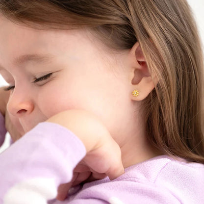 Zilveren kinderoorbellen goldplated bloemetjes zirconia | schroefsluiting - Staartjes en Strikjes