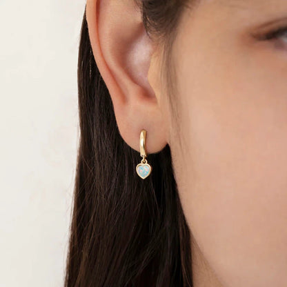 Zilveren kinderoorbellen goldplated creolen/oorringen hartjes opaal look - Staartjes en Strikjes