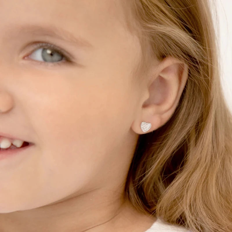 Zilveren kinderoorbellen hartjes zirconia | schroefsluiting - Staartjes en Strikjes