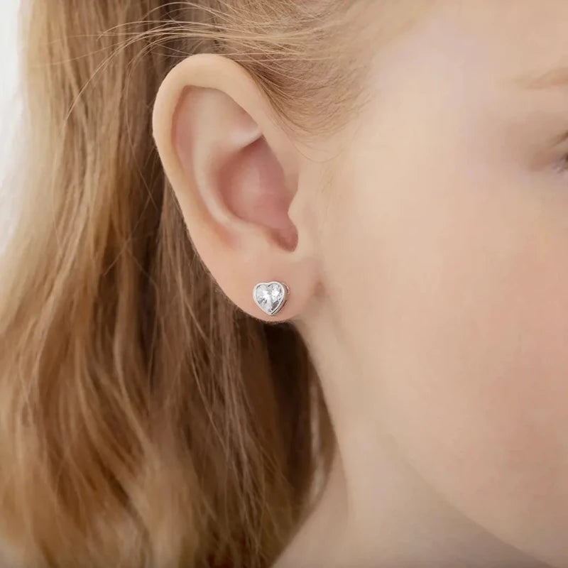 Zilveren kinderoorbellen hartjes zirconia | schroefsluiting - Staartjes en Strikjes