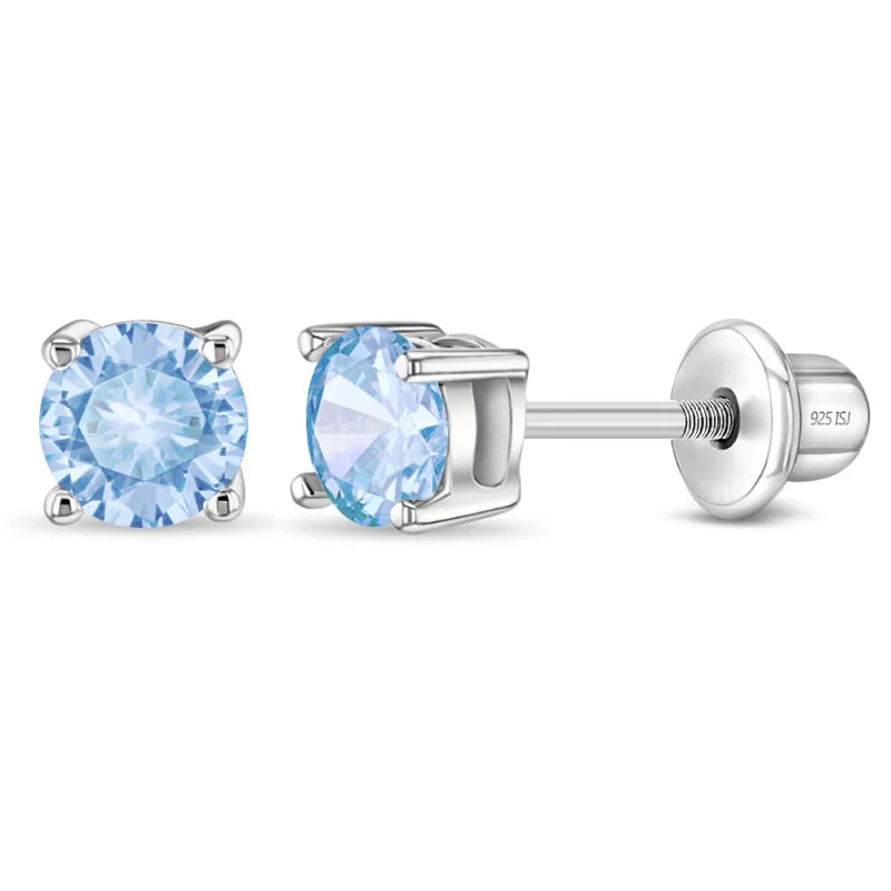 Zilveren kinderoorbellen knopje zirconia 4 mm zacht blauw | schroefsluiting - Staartjes en Strikjes