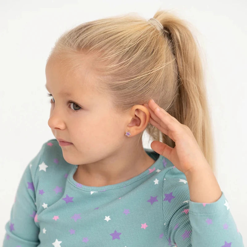 Zilveren kinderoorbellen sterretje opaal look lavendelpaars | schroefsluiting - Staartjes en Strikjes