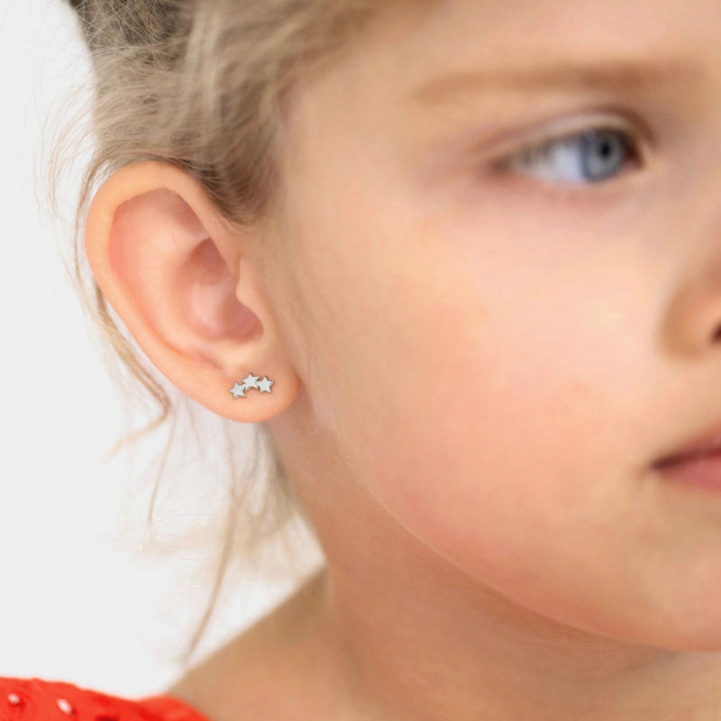 Zilveren kinderoorbellen sterretjes | schroefsluiting - Staartjes en Strikjes