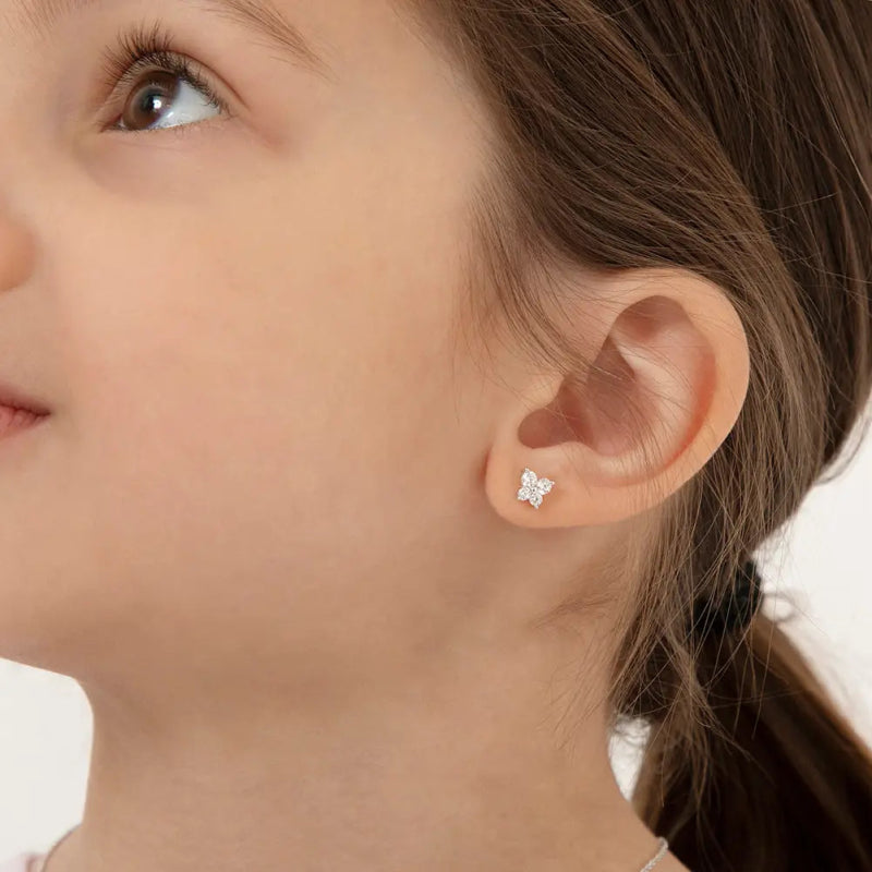 Zilveren kinderoorbellen vlinder zirconia | schroefsluiting - Staartjes en Strikjes