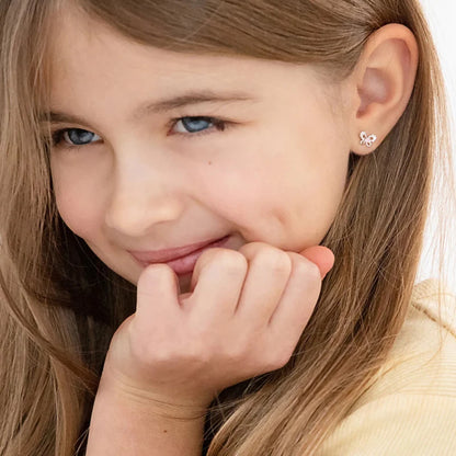 Zilveren kinderoorbellen vlindertje zirconia | schroefsluiting - Staartjes en Strikjes