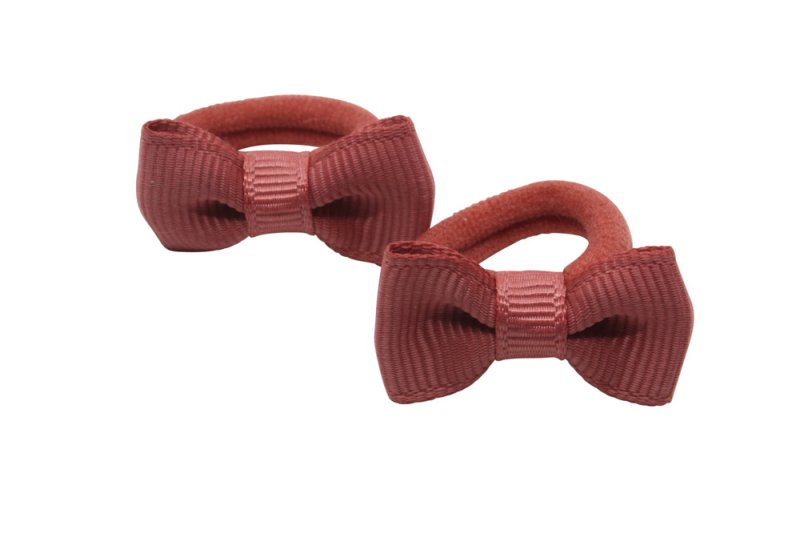 Kleine elastiekjes met mini strikjes cinnabar rood - Staartjes en Strikjes