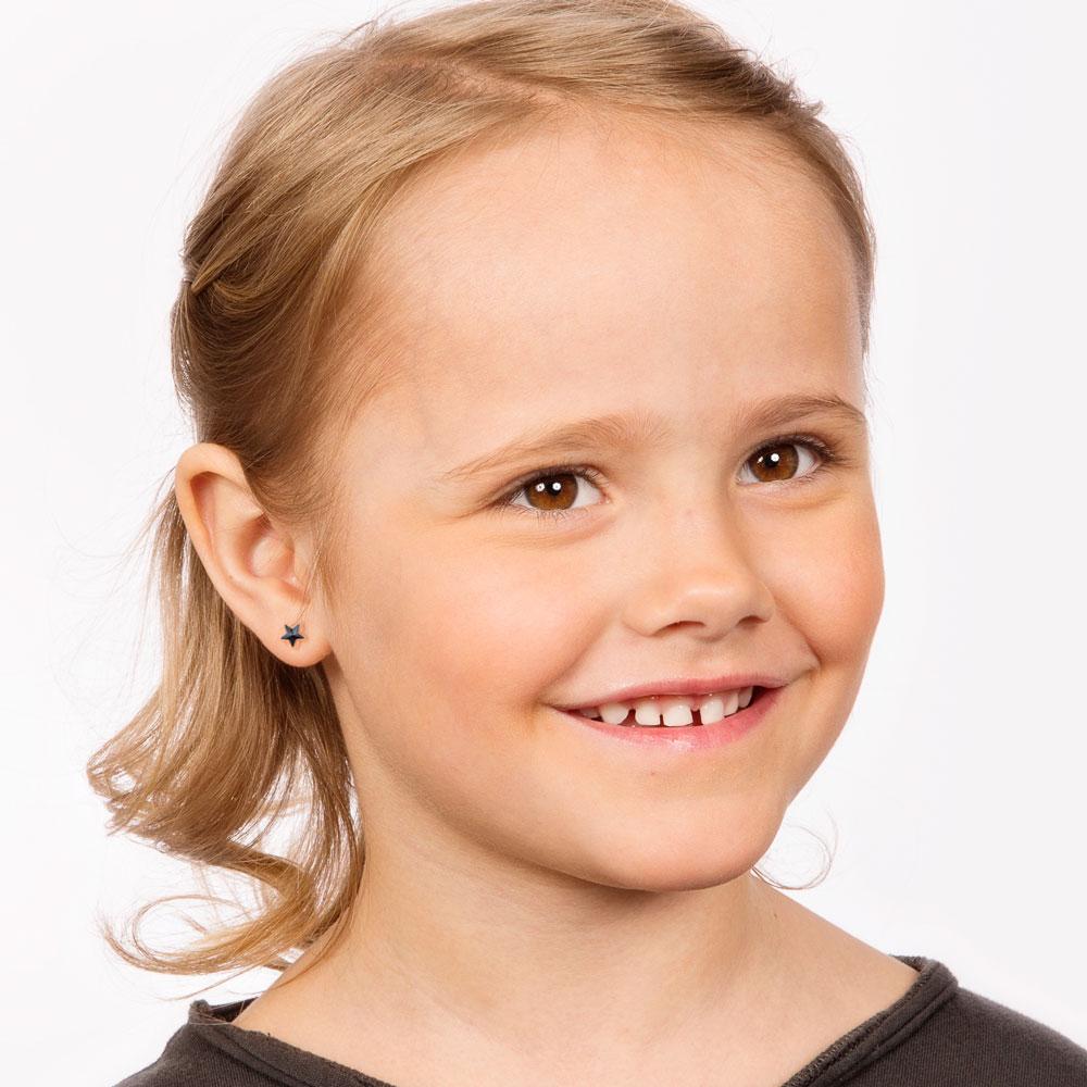 Oorbellen Blomdahl huidvriendelijk sterretjes Swarovski crystal zwart - Staartjes en Strikjes