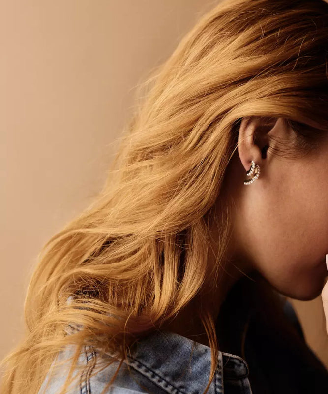 Oorbellen Blomdahl titanium boogje goudkleurig met crystal pearls 10 mm. (incl. achterkantjes) - Staartjes en Strikjes