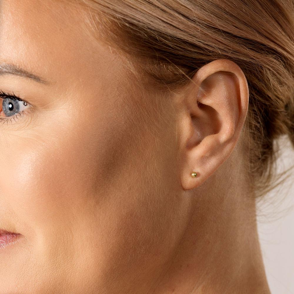 Oorbellen Blomdahl titanium knopje 3 mm. goudkleurig - Staartjes en Strikjes