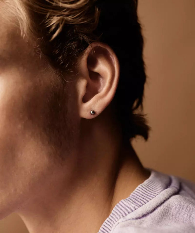 Oorbellen Blomdahl titanium knopje 4 mm. (incl. achterkantjes) - Staartjes en Strikjes