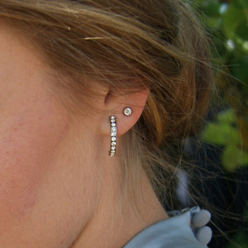 Oorbellen Blomdahl titanium knopje crystal 4 mm. (incl. achterkantjes) - Staartjes en Strikjes
