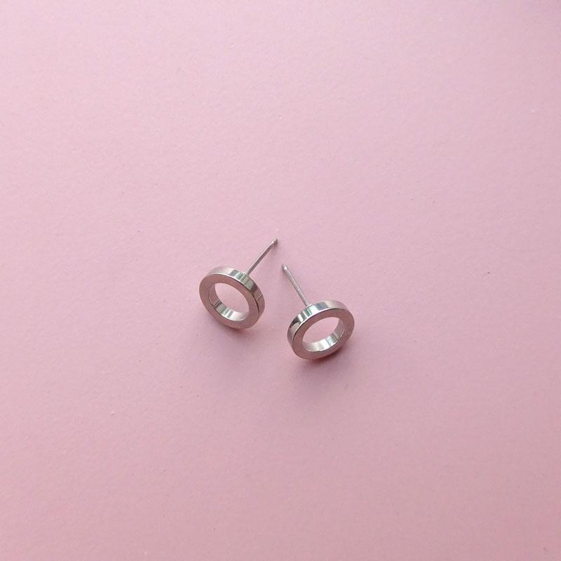 Oorbellen Blomdahl titanium rondje zilverkleurig - Staartjes en Strikjes