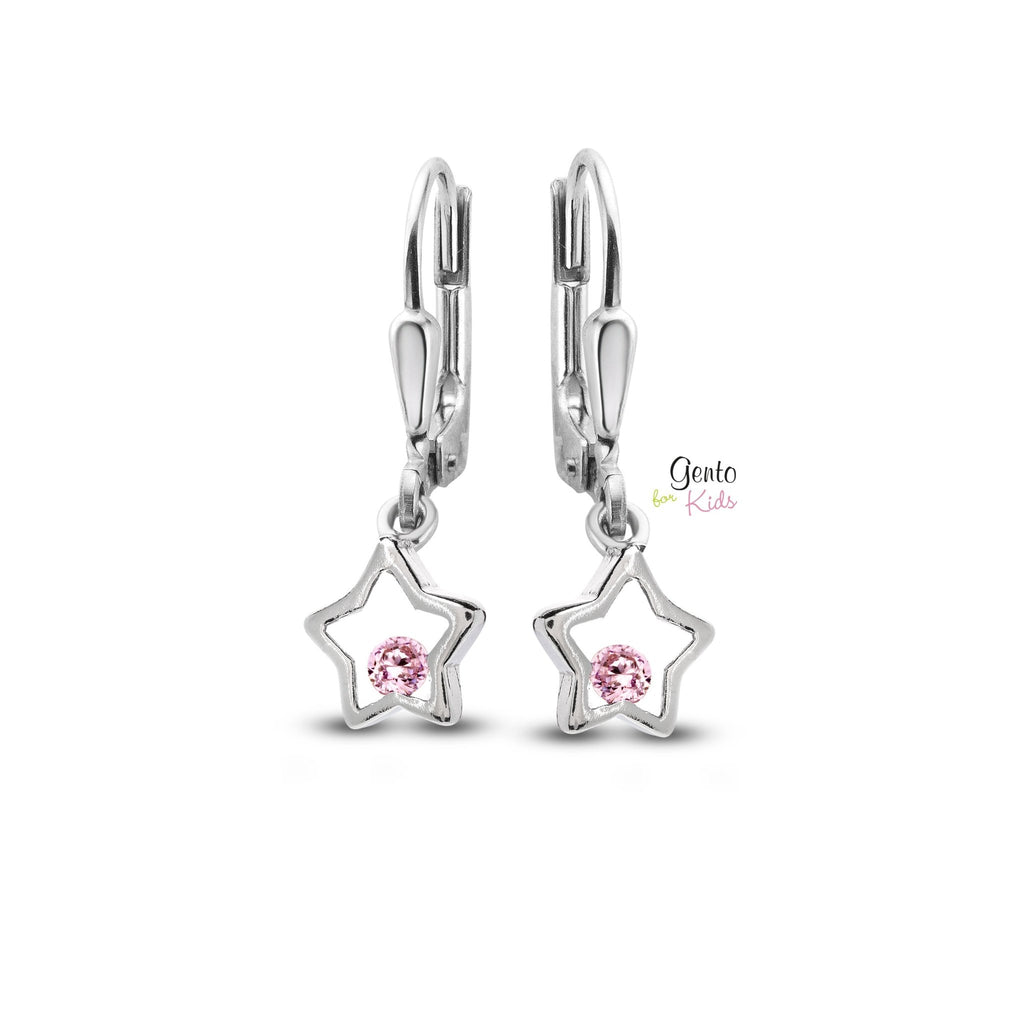 Zilveren kinder oorbellen sterretjes met roze steentje Gento for kids brisure sluiting/oorslinger - Staartjes en Strikjes